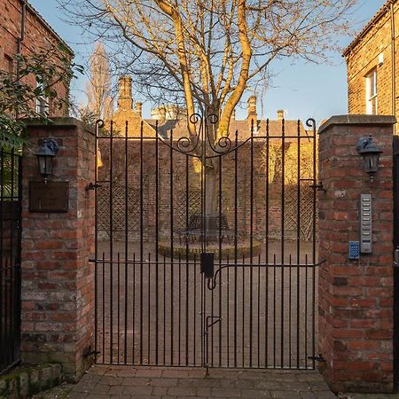 The Old Coach House Daire York Dış mekan fotoğraf