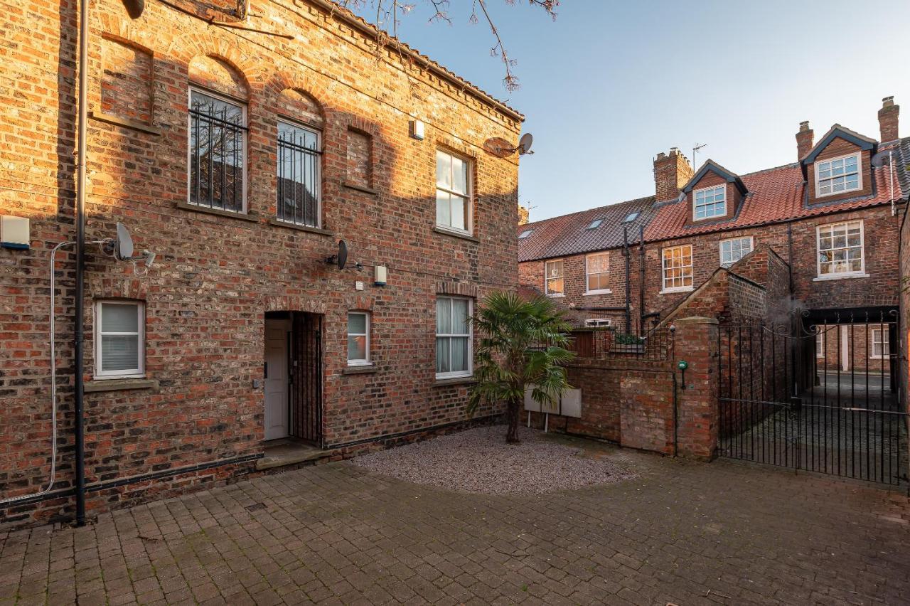 The Old Coach House Daire York Dış mekan fotoğraf